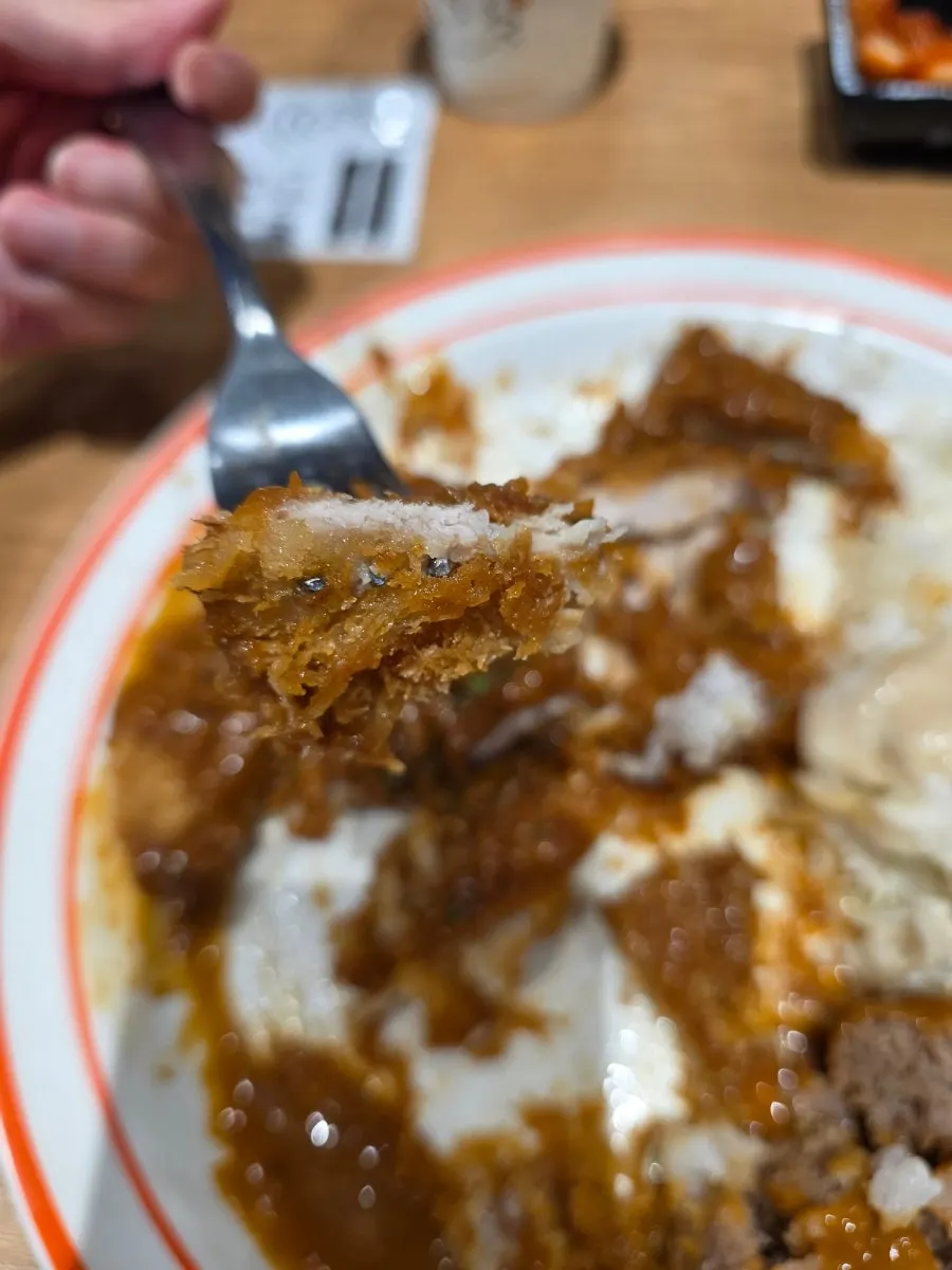 Gatjidong mentioned as a place for a family meal