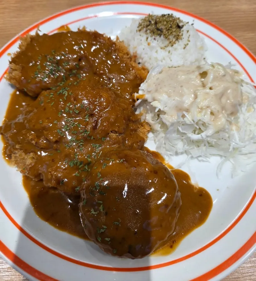 A meal at Gatjidong before or after visiting the cemetery