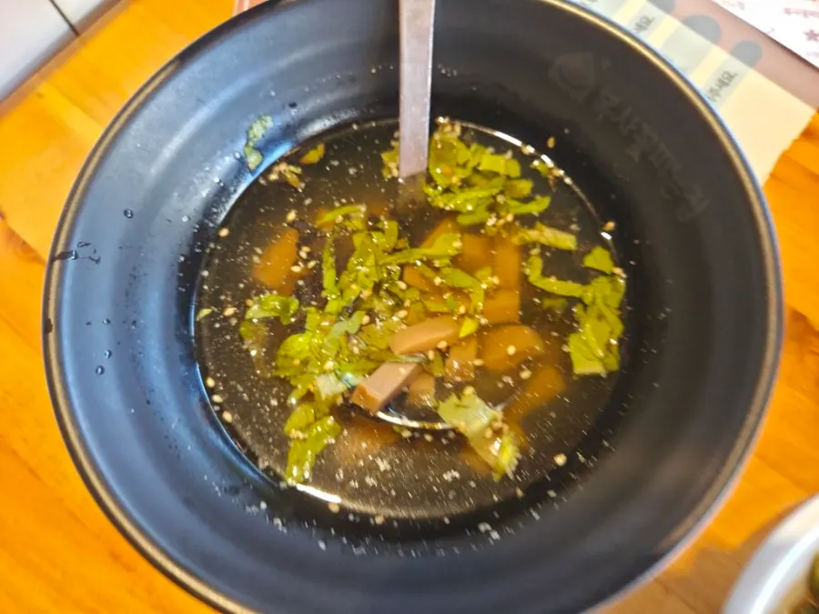 Refreshing muksabal side dish