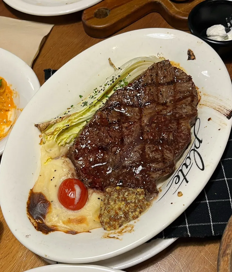 A plate of fanchal steak