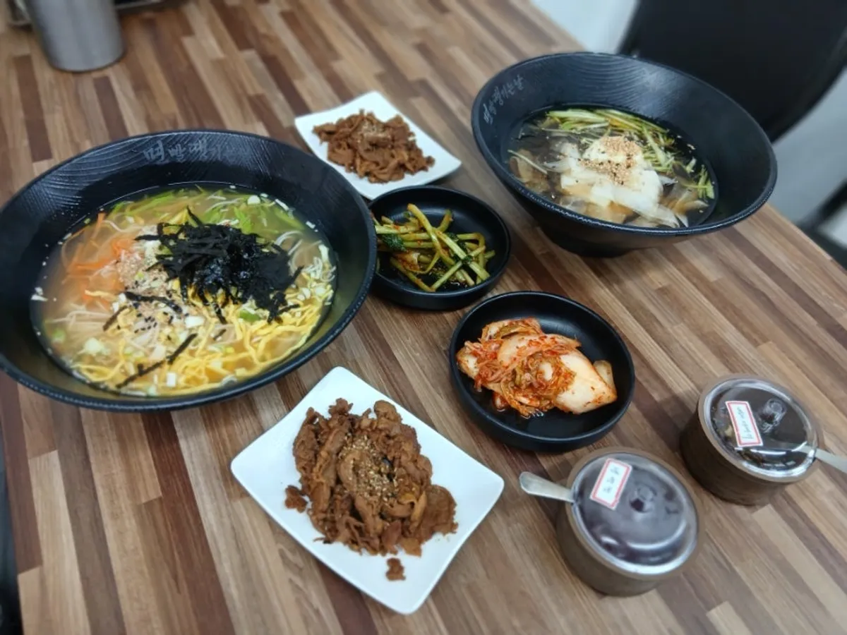 숯불구이국수 곱빼기 한 그릇