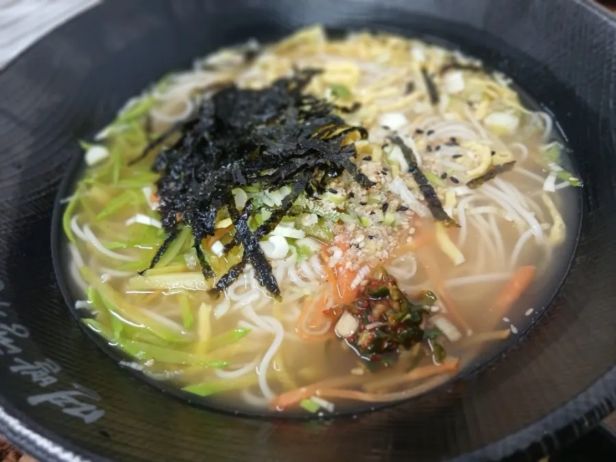 숯불구이냉면 한 그릇