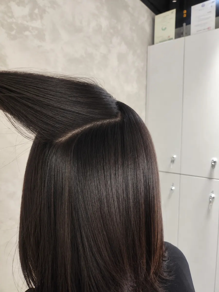 복구펌 후 찰랑거리는 머릿결 뒷모습