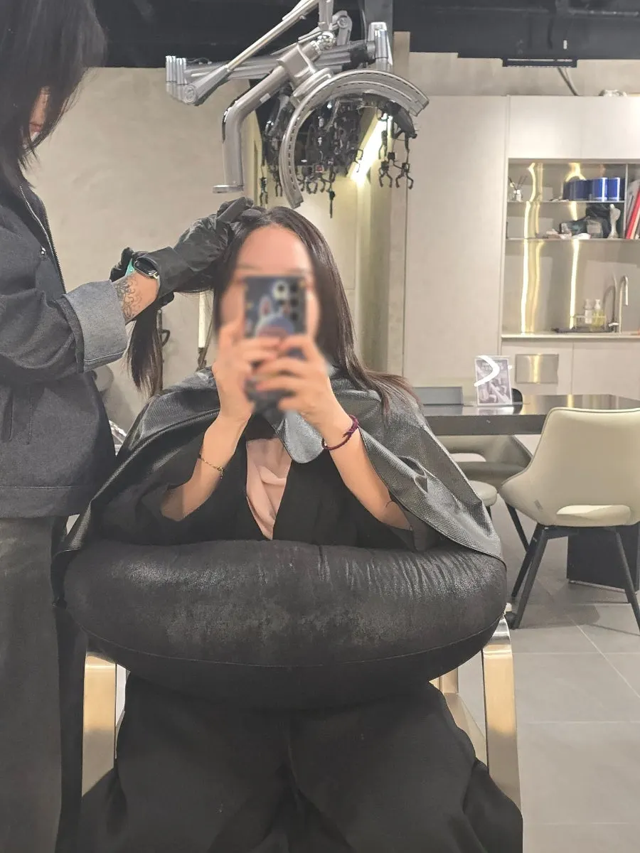 Flat hair condition before the root volume perm