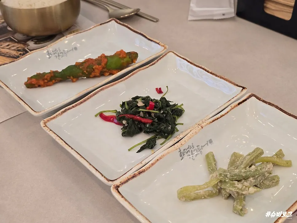 Table set with six side dishes