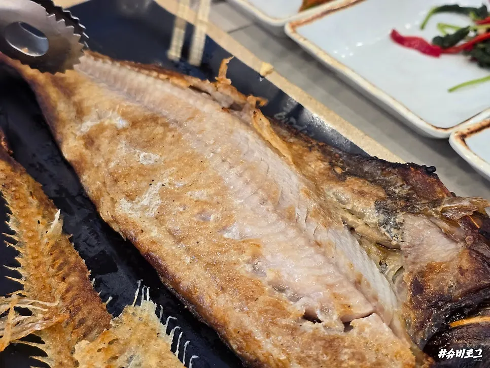 Mild wood-fired grilled mackerel