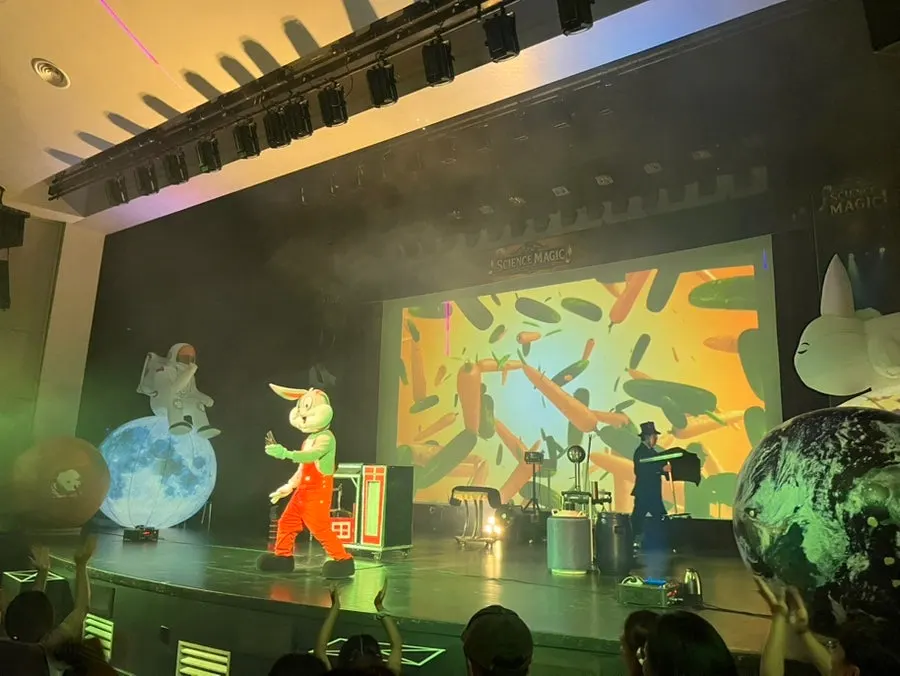 The interactive science magic show underway