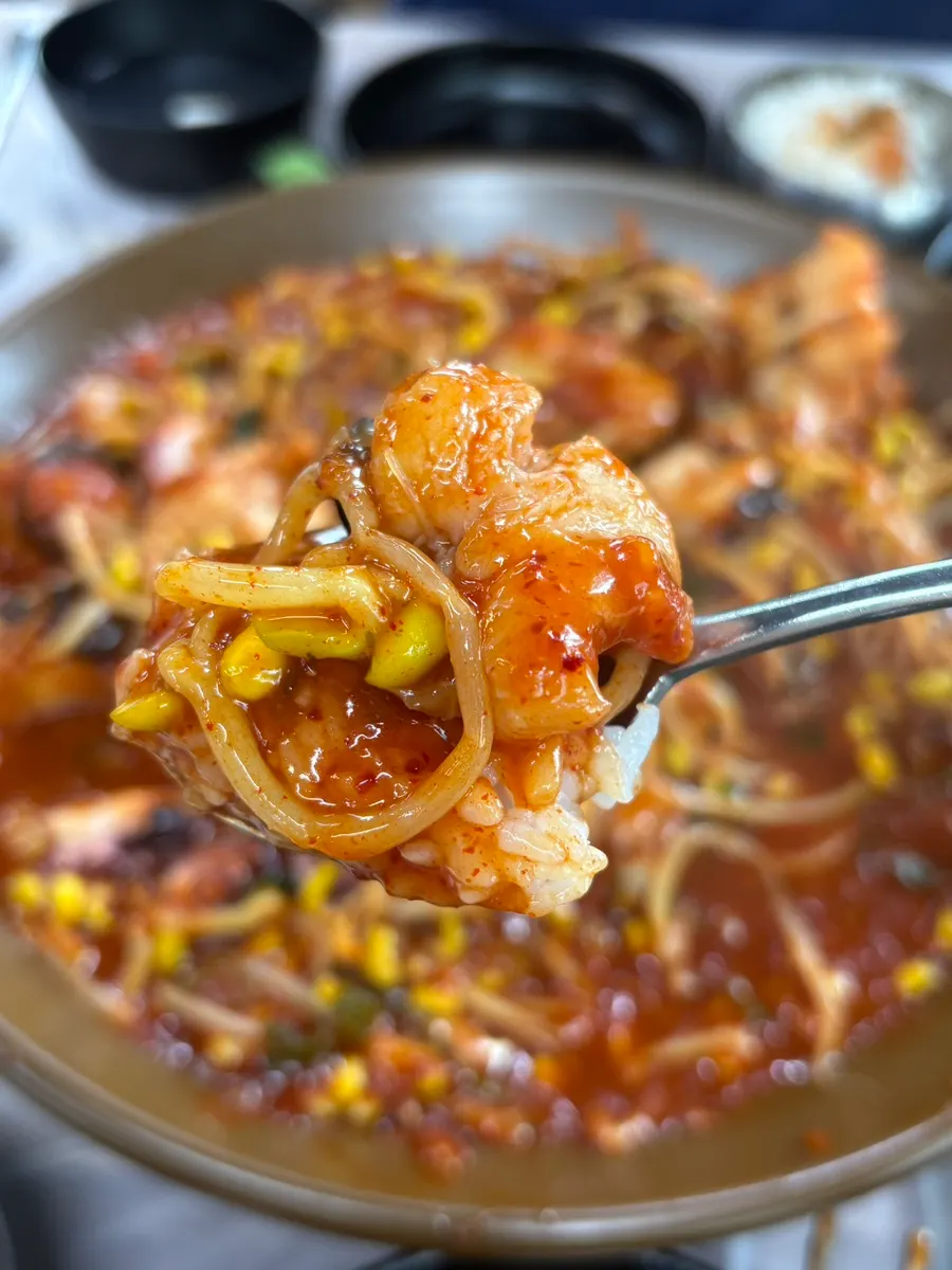 살점이 두툼한 아구살 한 점