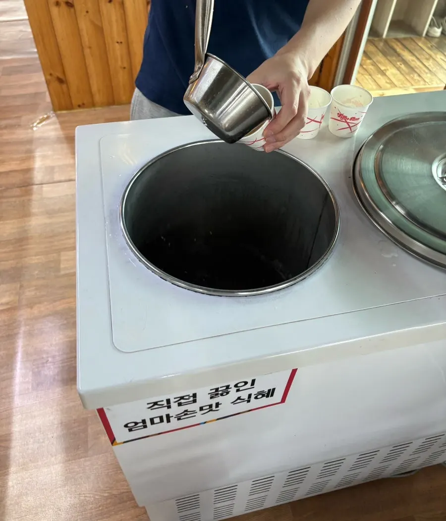 양념을 얹어 먹는 볶음밥 한 숟갈