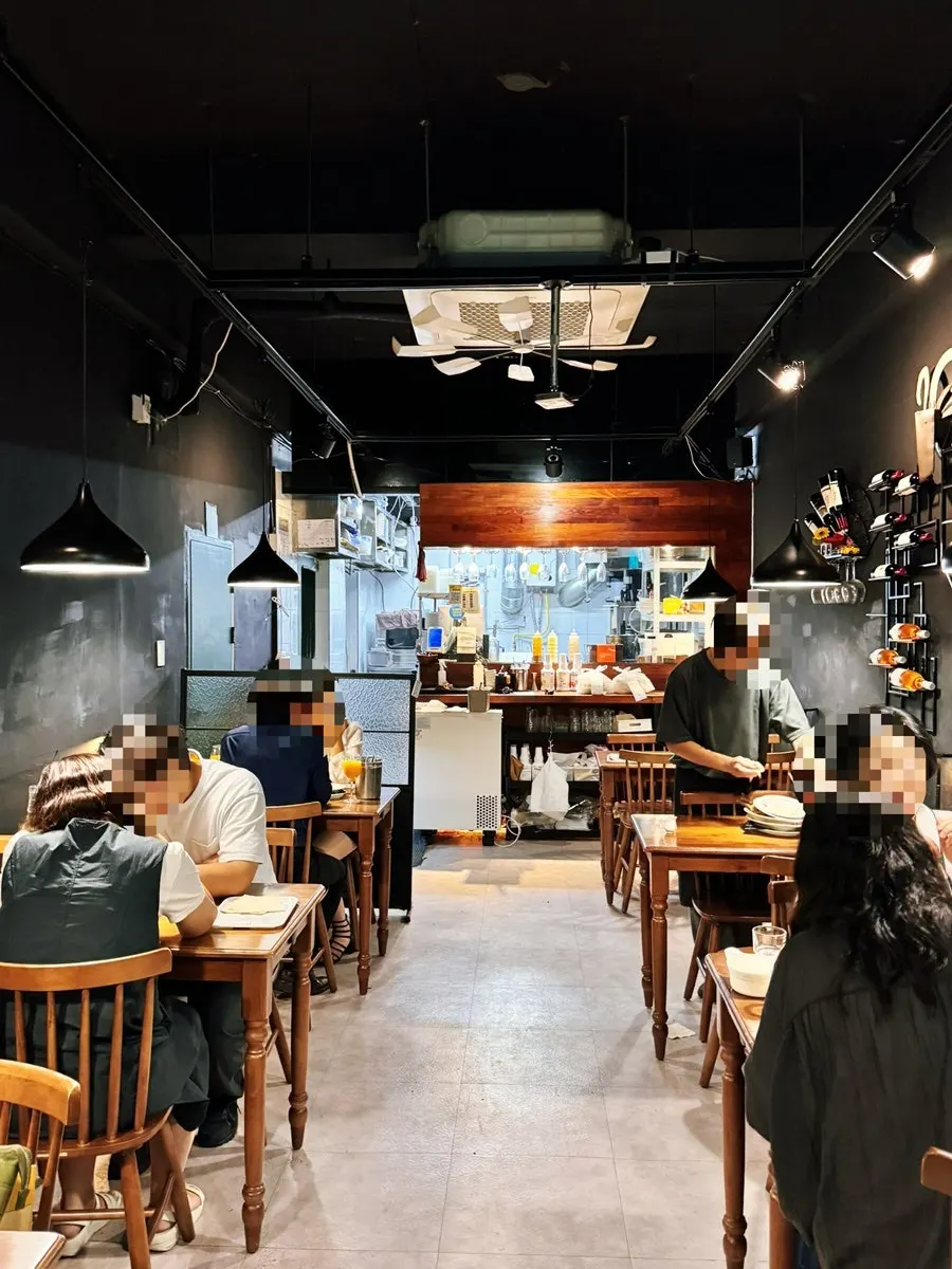Table at Plate Sunhwa branch after finishing the meal