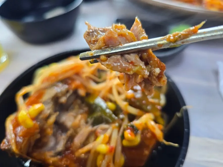 살이 붙어 있는 뼈찜 등뼈