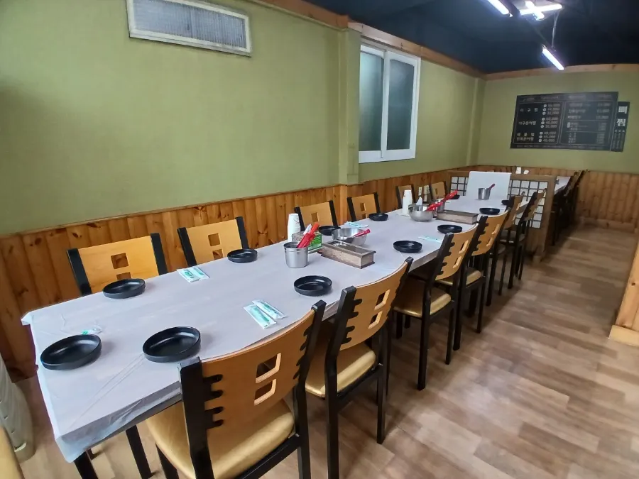 Interior atmosphere of the Seommaeul Korean restaurant