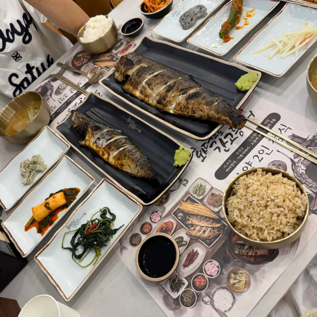 셀프바에서 담아온 돈까스