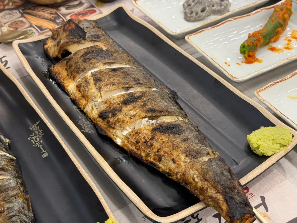 속살을 발라낸 고등어구이