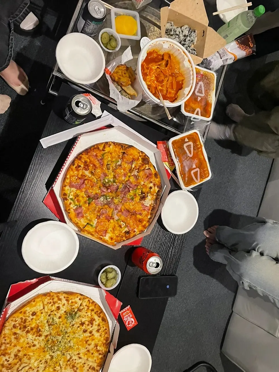 친구들과 나눠 먹은 배달음식