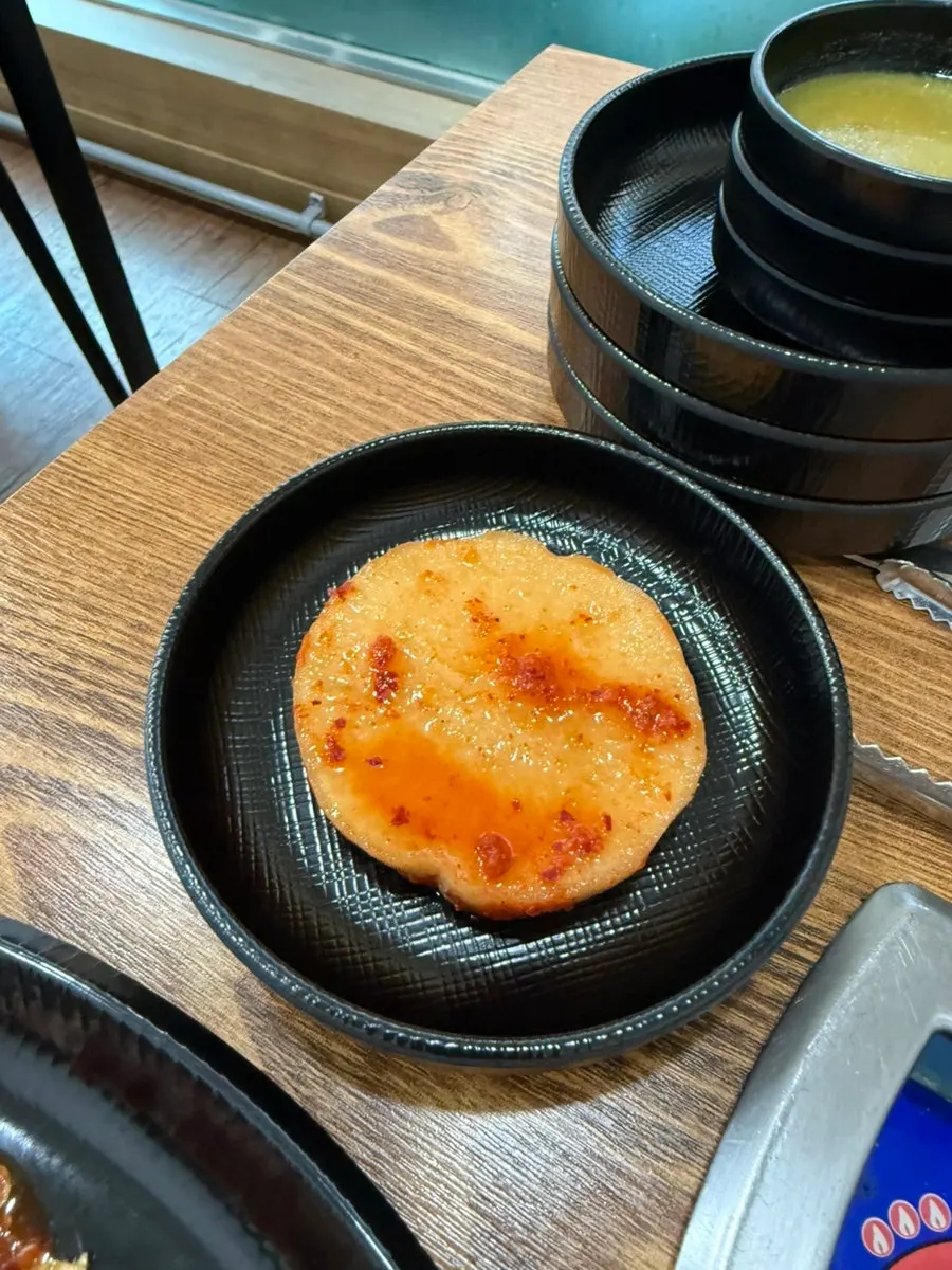 Hanppong’s kimchi and kkakdugi side dishes