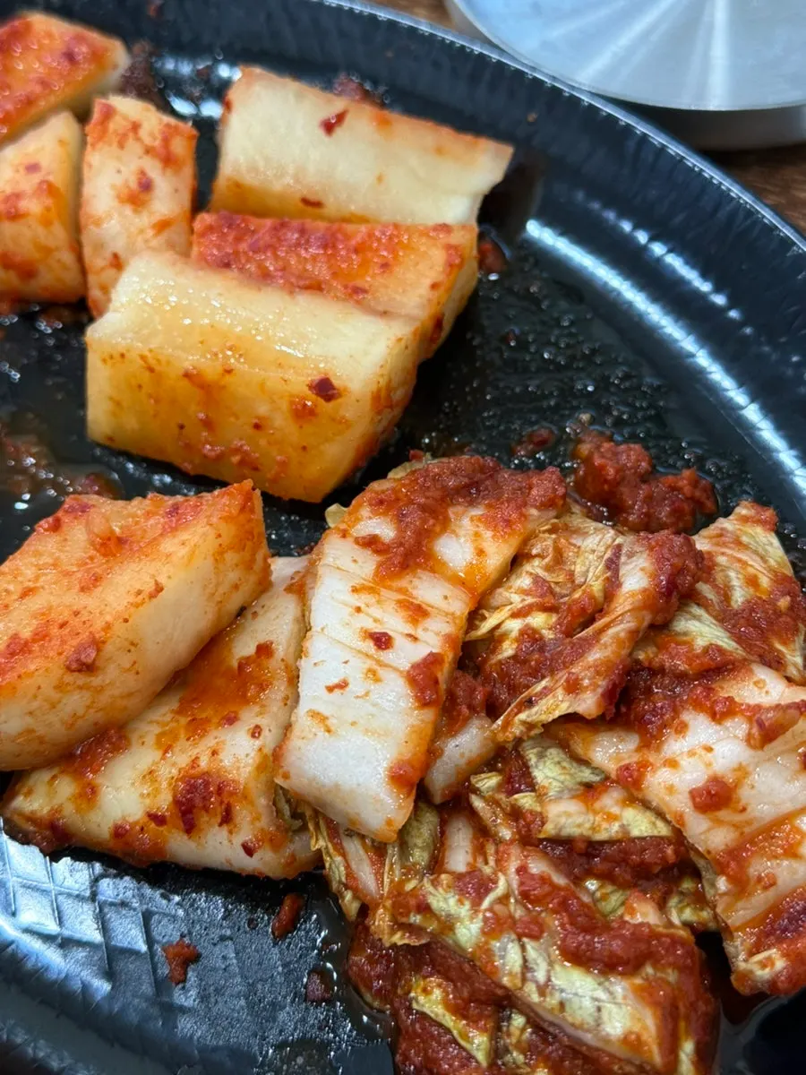 Hanppong spicy Silbi kimchi