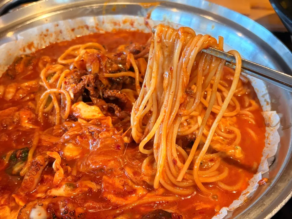 Jjuchipa pasta noodles and webfoot octopus