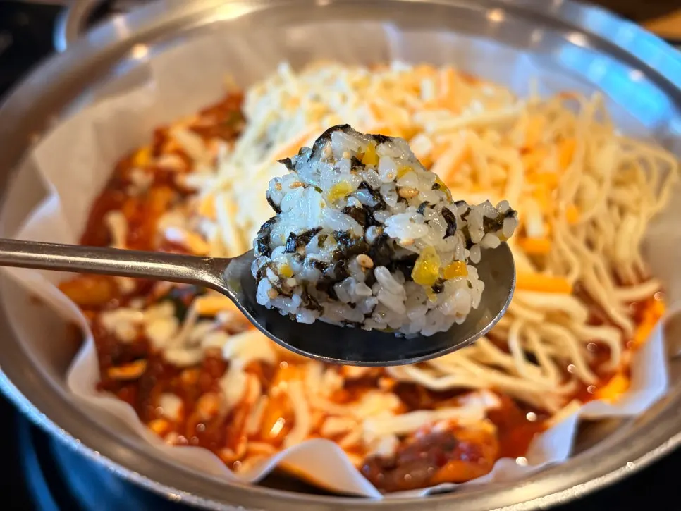 Jjuchipa webfoot octopus meal components
