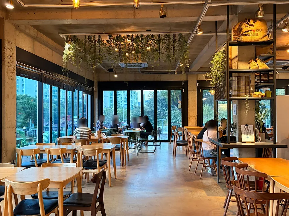 Old-fashioned snacks prepared at the café