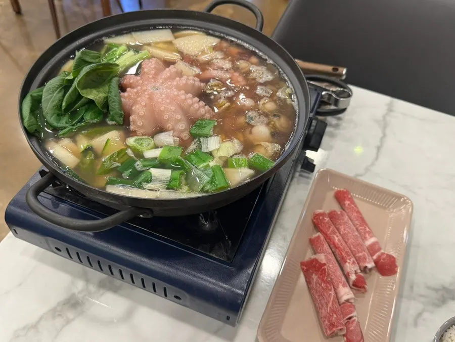 Yeonpo-tang with scallops and beef