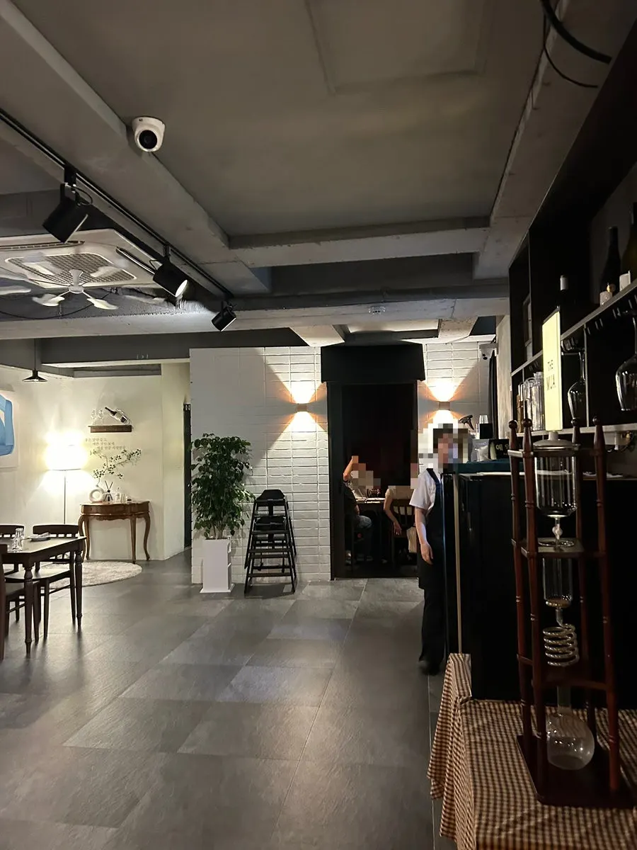 THE MUA's private room separated from the main hall