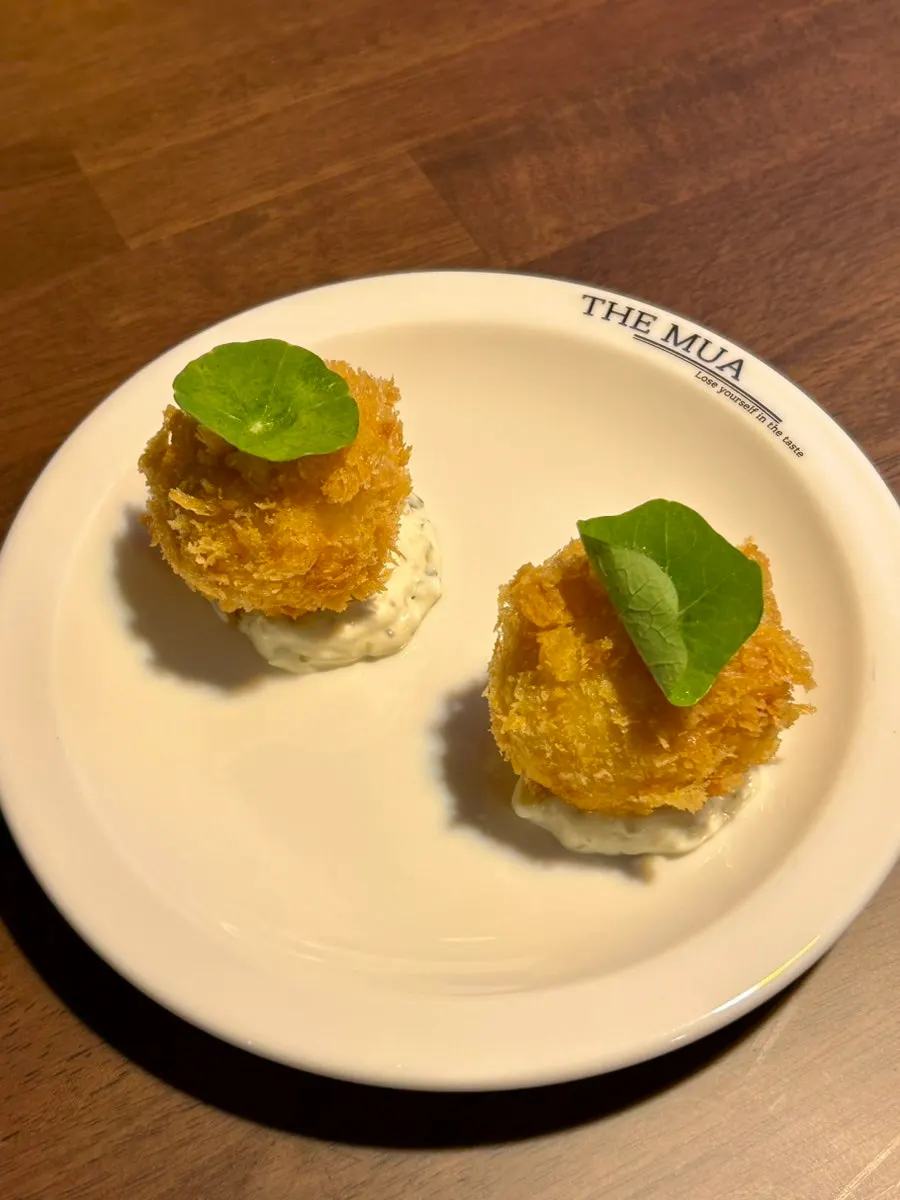 THE MUA's lobster croquette plating