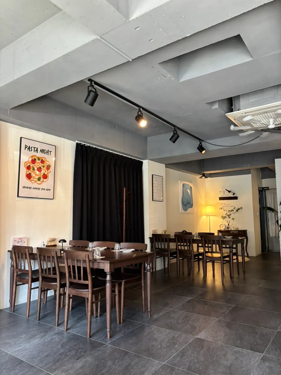 THE MUA interior space
