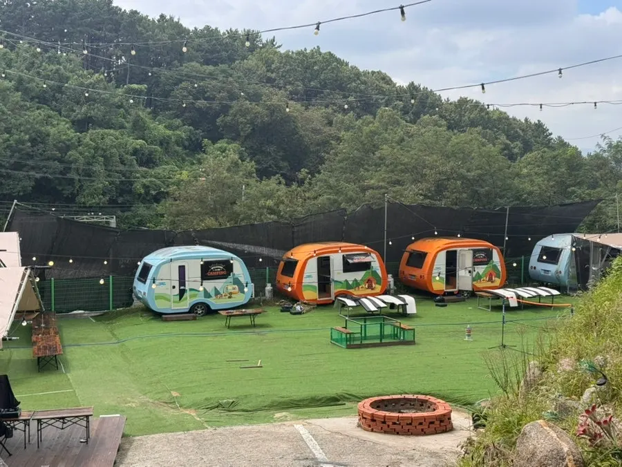 Caravans lined up in a row for seating