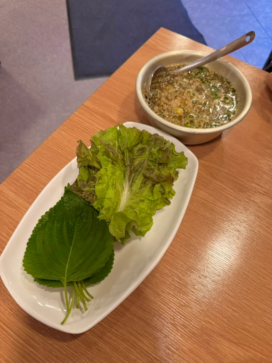 Wrap vegetables and bossam kimchi side dishes