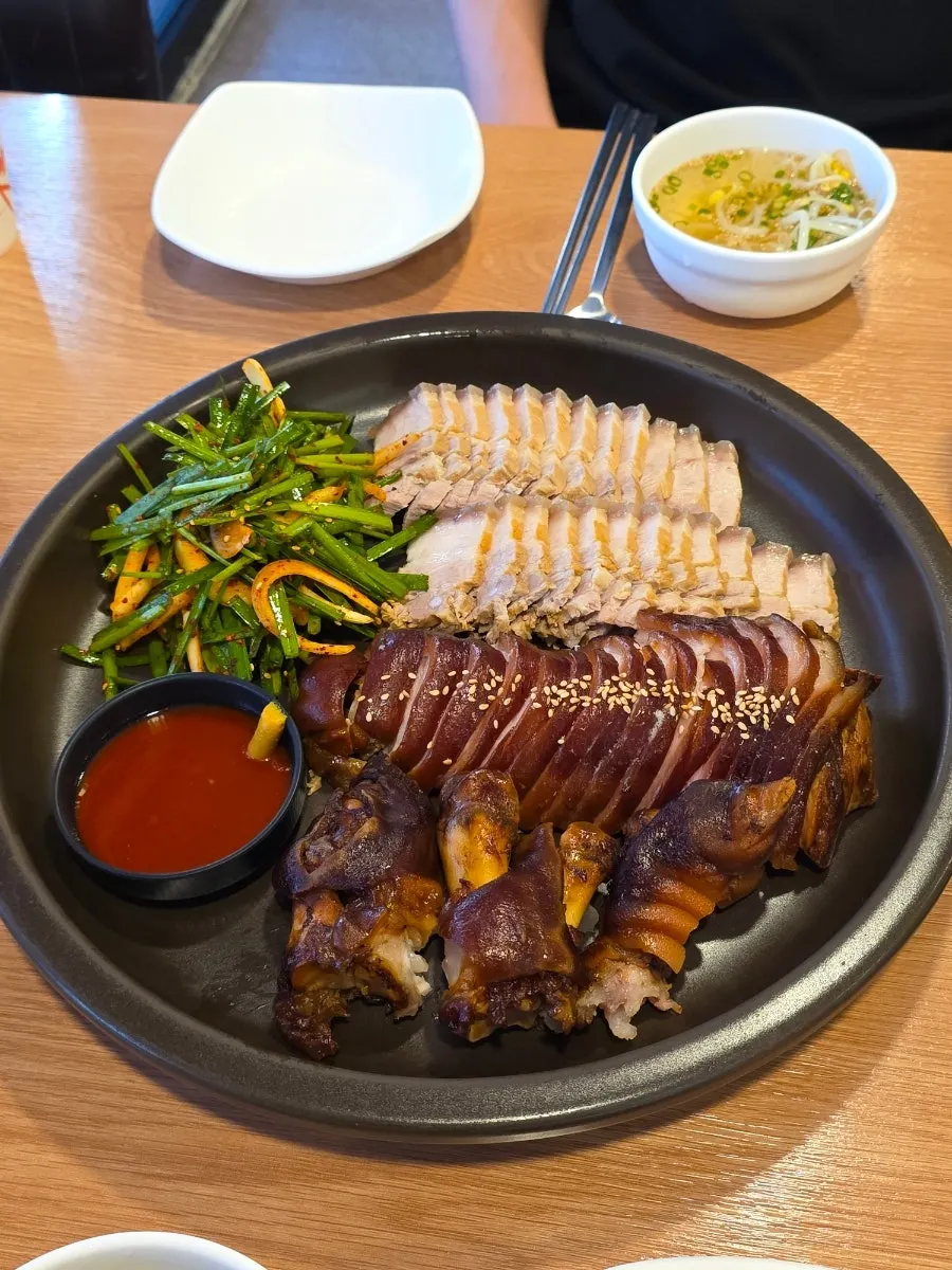 족발 끝부분 살코기 부위