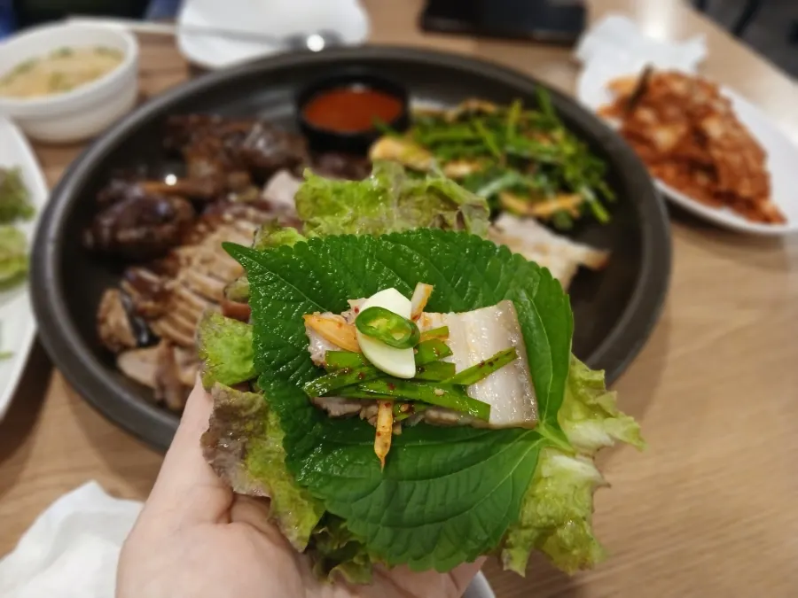 기본으로 나온 새콤한 막국수