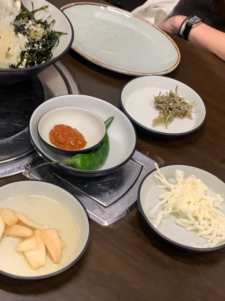 대흥동 뼈구이와 주먹밥 상차림