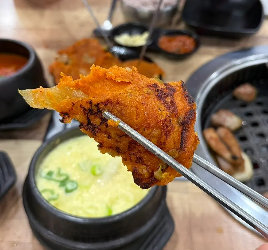 고기 굽는 동안 먹은 김치전