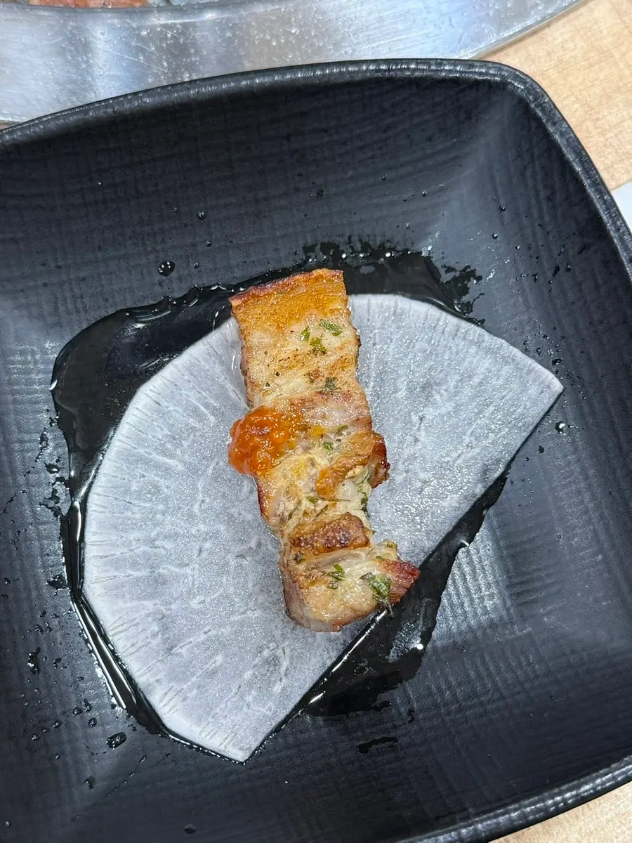 지방과 살코기 비율의 오겹살