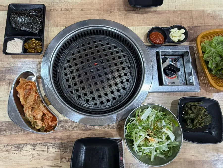 생김이 포함된 전봇대 기본 상차림 세팅