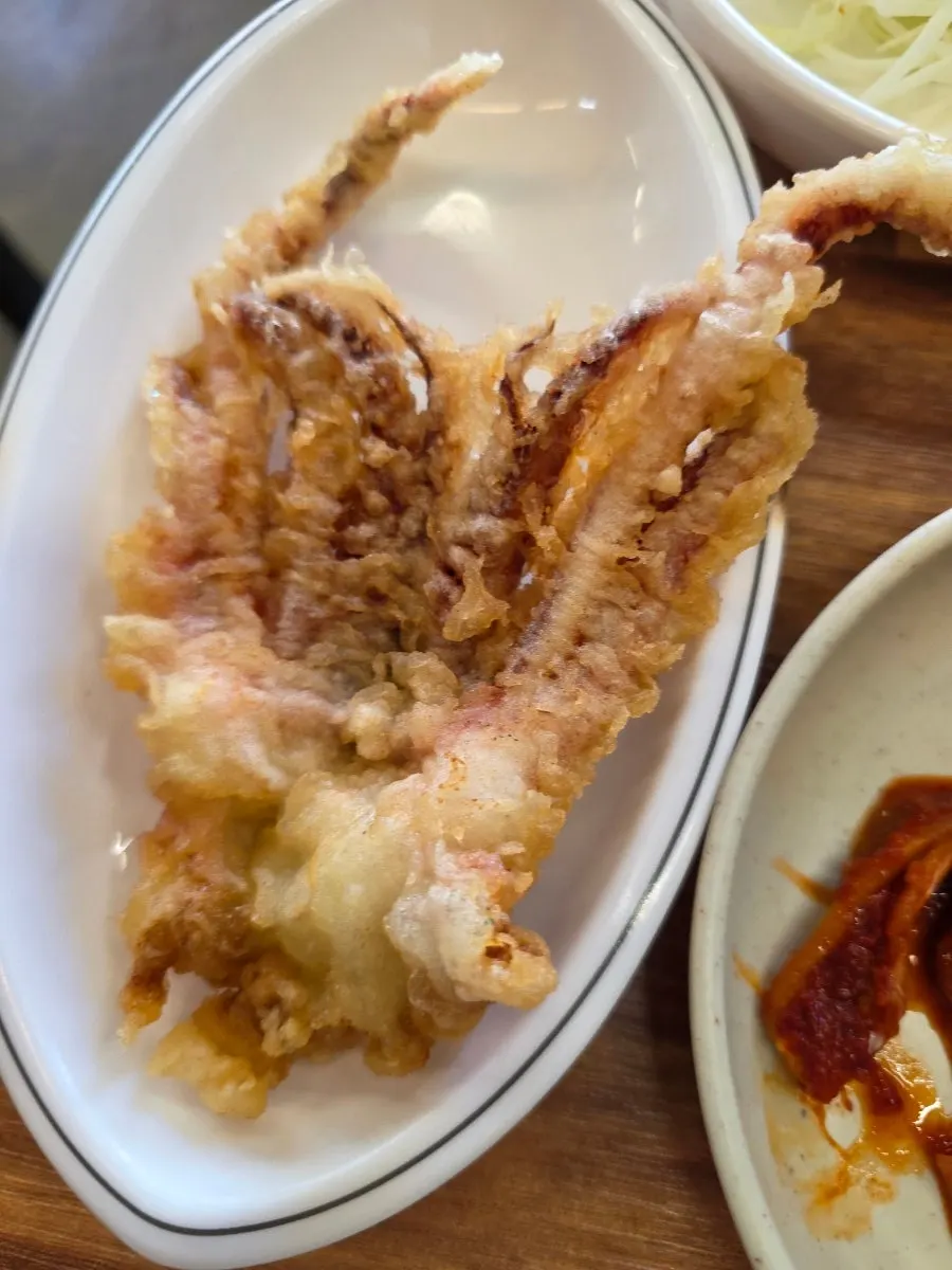 밑반찬으로 나온 번데기