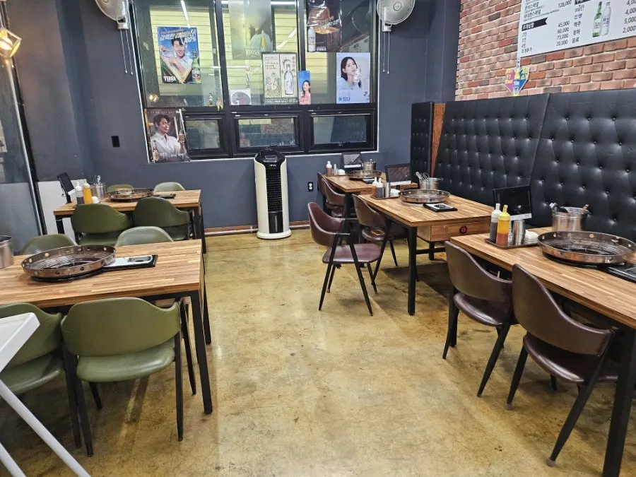 Indoor seating at Widaehan Jogae Jeongol