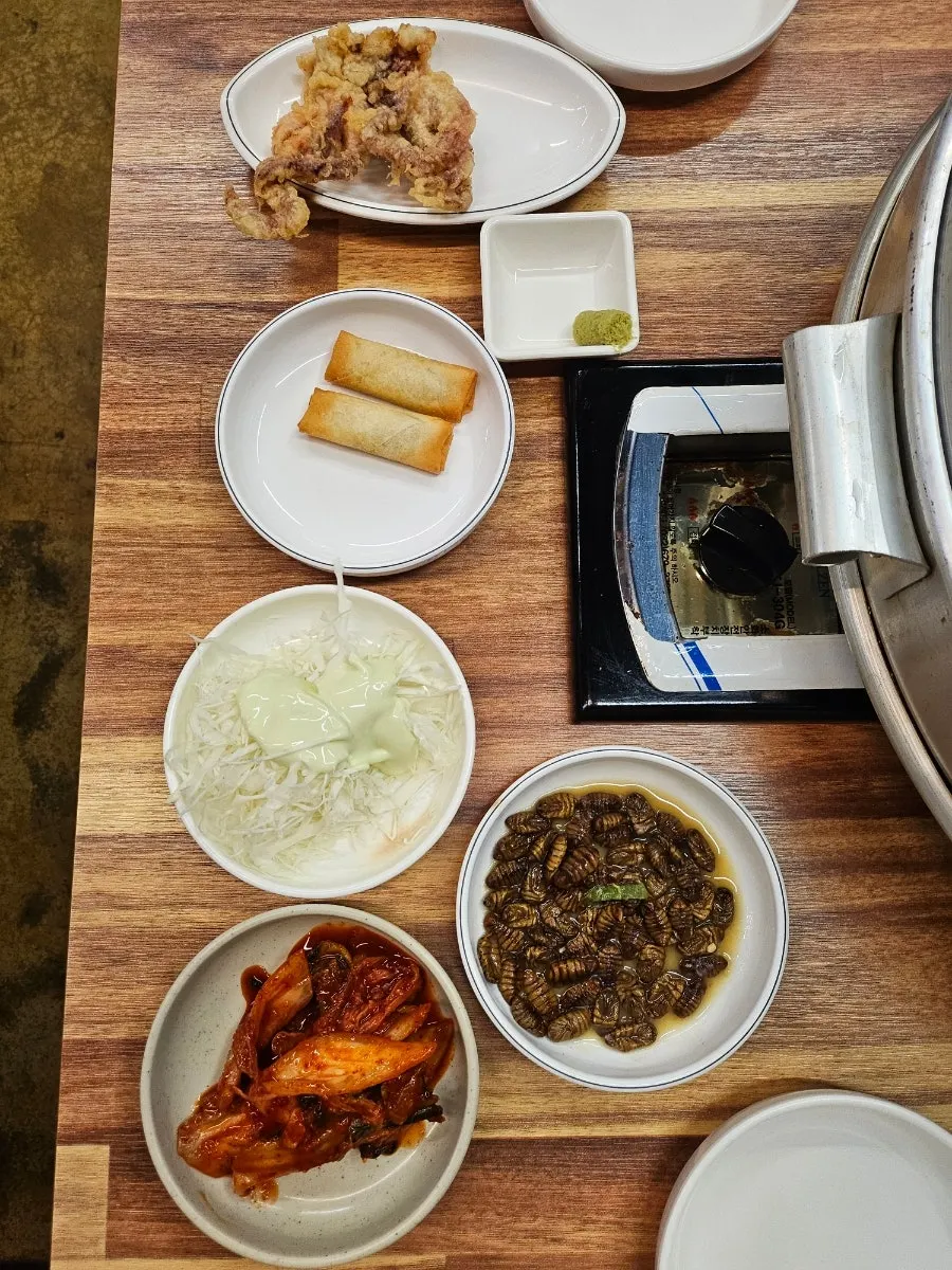 Basic side dish setting for clam hot pot