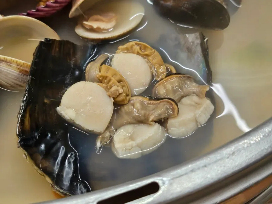Prepared clams from the clam hot pot