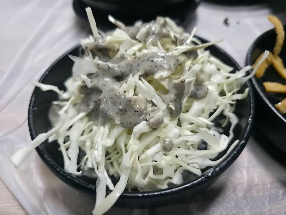 계란찜과 밑반찬 상차림