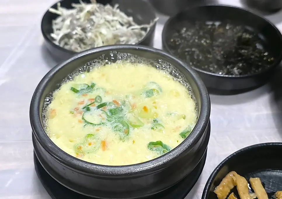 기본찬으로 나온 계란찜
