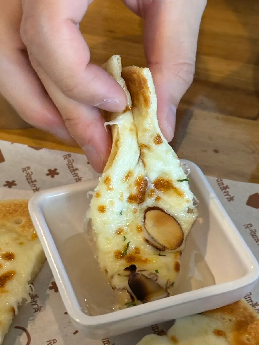 치즈 쭈꾸미와 주먹밥 조합