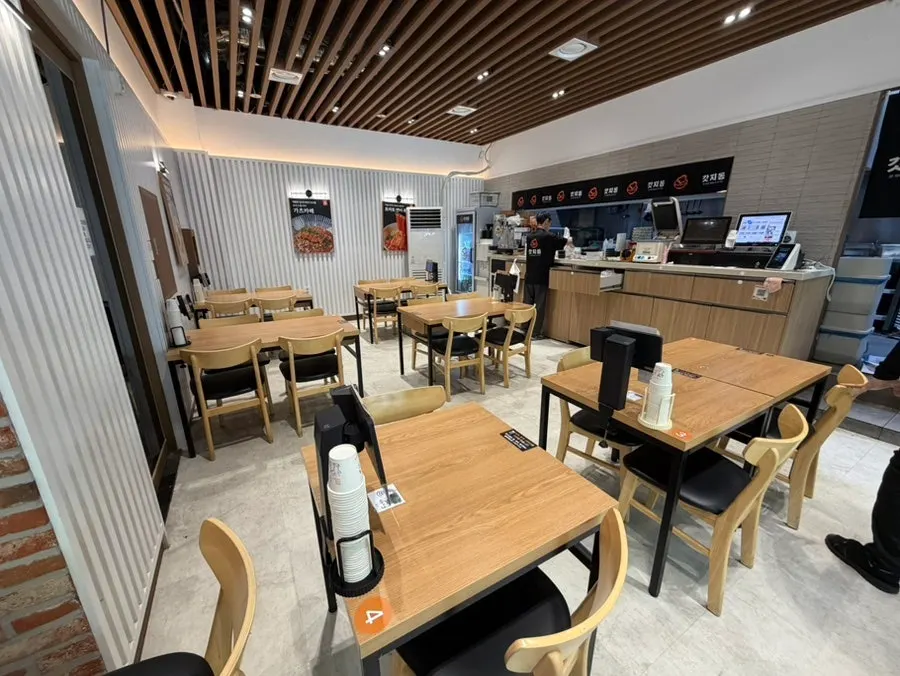 ร้านที่รีฟิลได้ทั้งน้ำซุปเกาหลีและซุปสไตล์ตะวันตก