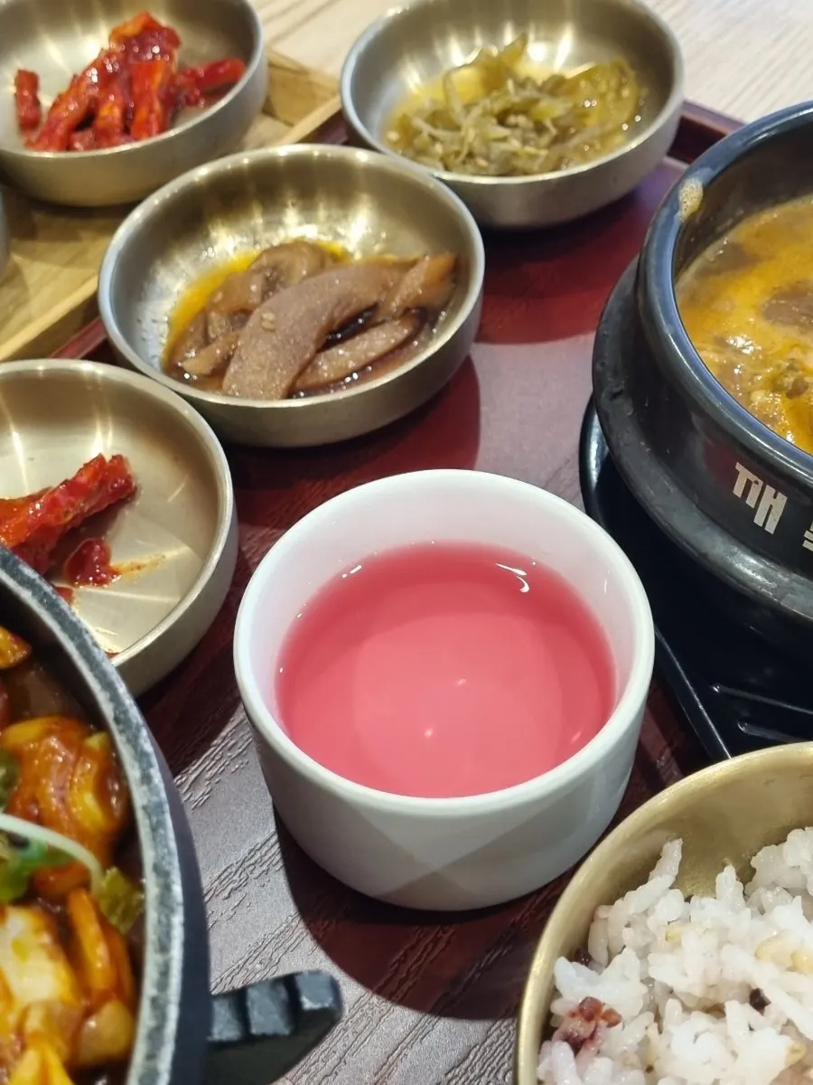 밥 추가가 가능한 셀프바