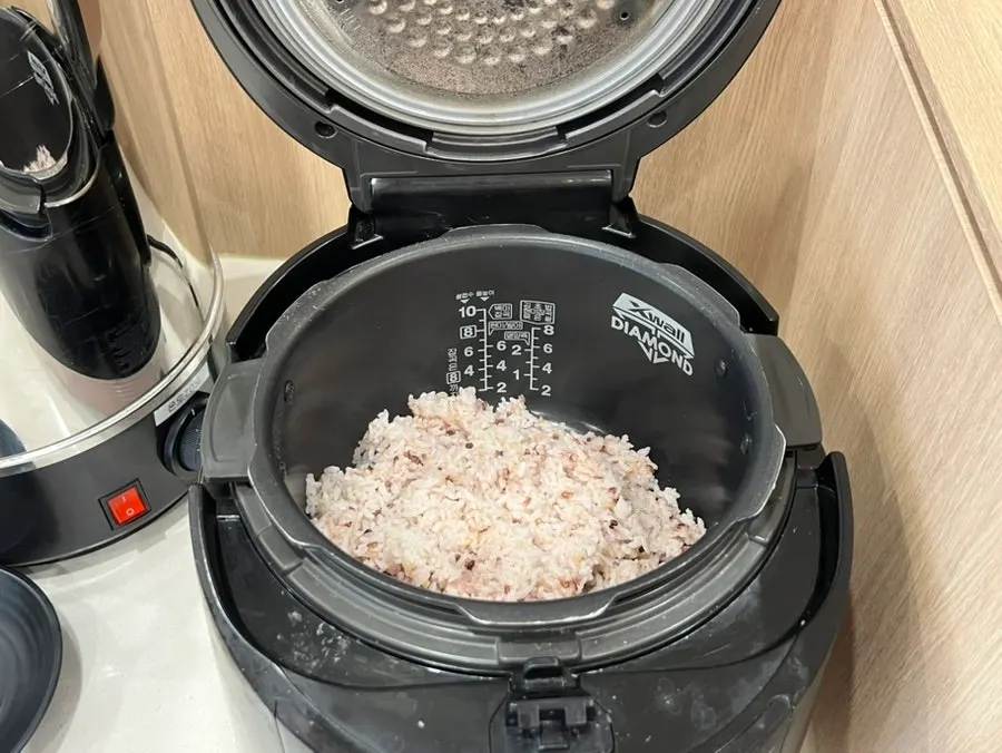 셀프바의 오곡밥 보온통
