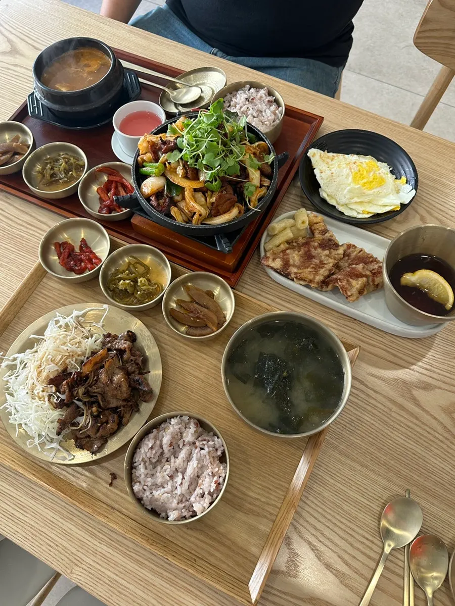 카페동이 대명역점 식사 메뉴 세로 사진