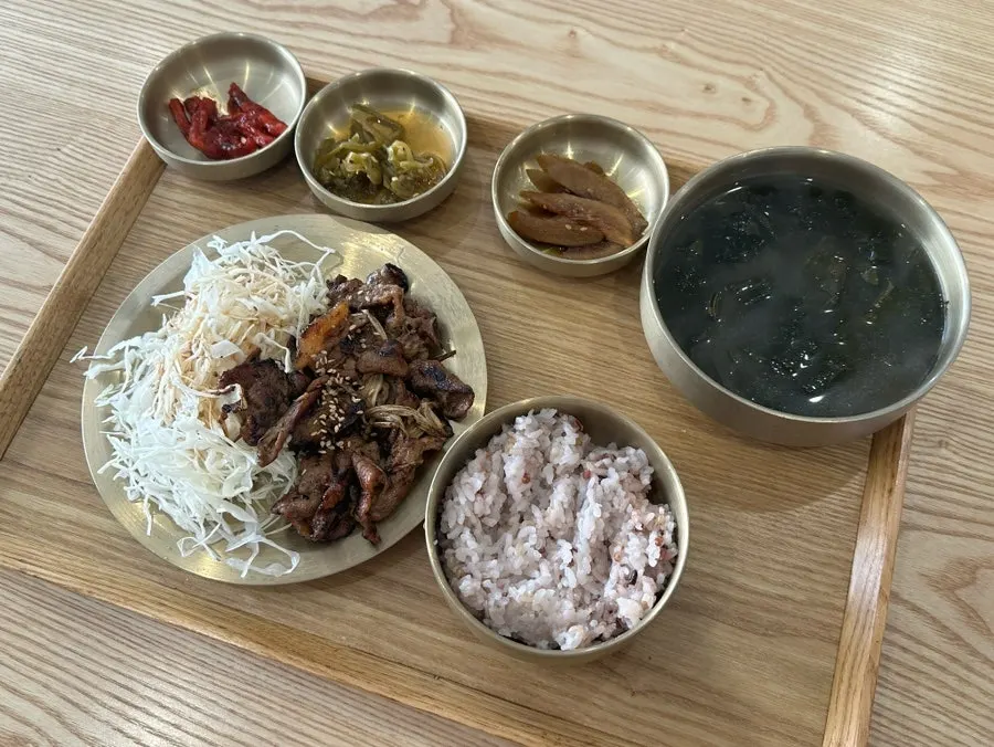 동이직화돼지불고기밥상 한 상 구성