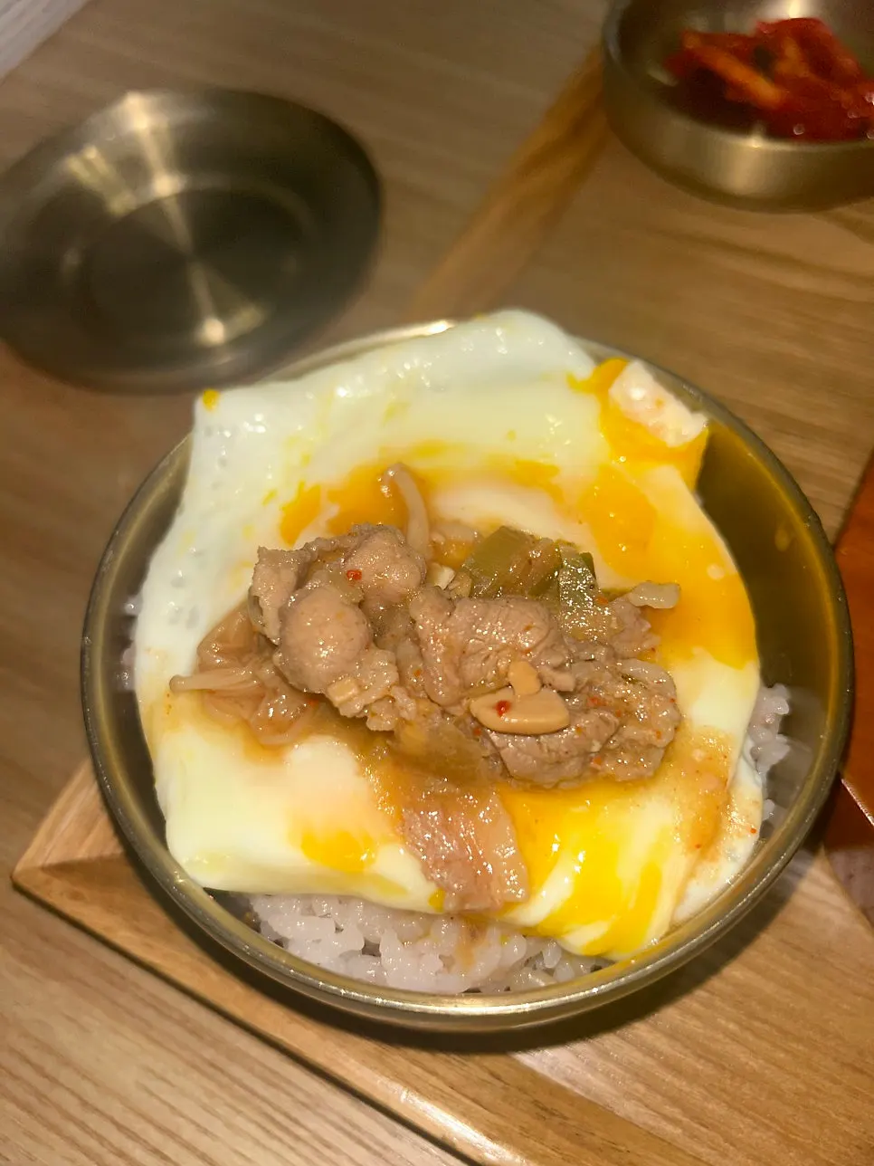 거의 비운 된장찌개 밥상