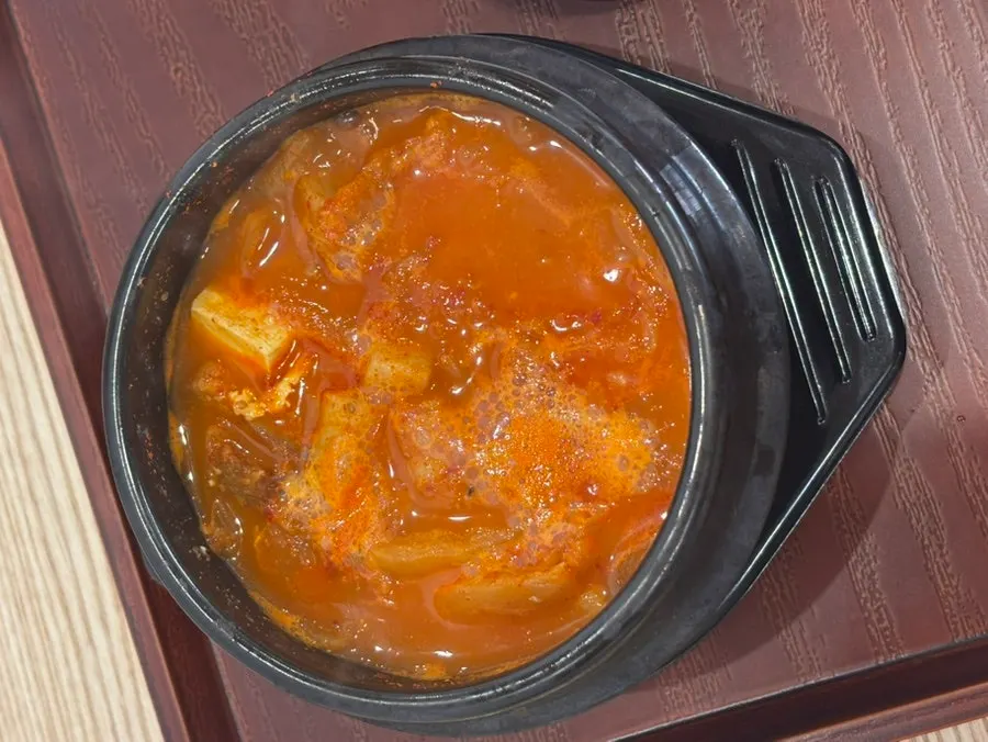 화로에 올려진 불고기 냄비